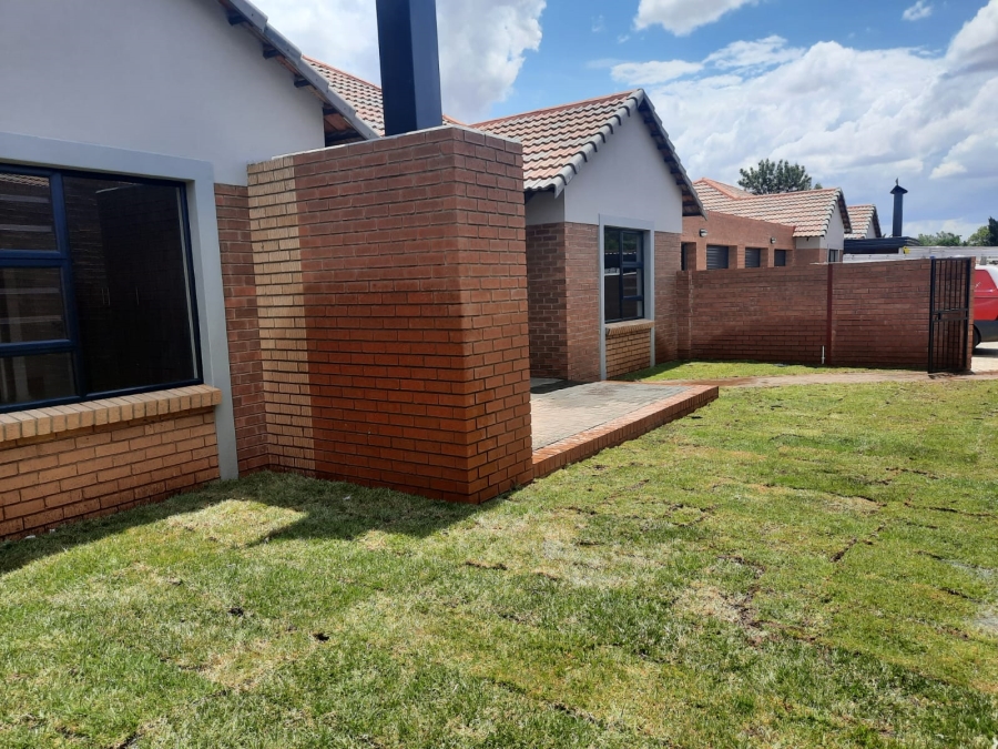 To Let 3 Bedroom Property for Rent in Langenhovenpark Free State